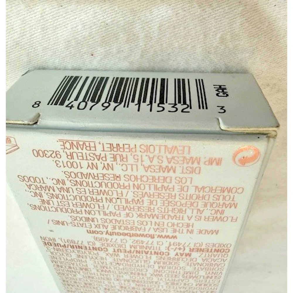 Flower Light Illusion Full Coverage Concealer M5-D1 Medium Deep